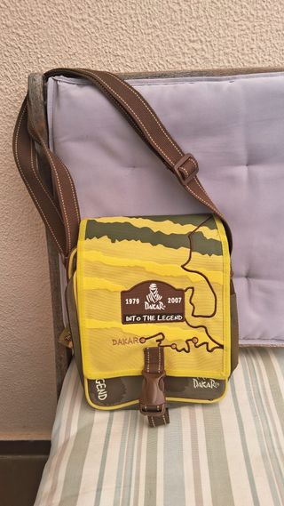 Bolsa Tiracolo Dakar Into The Legend