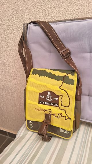 Bolsa Tiracolo Dakar Into The Legend