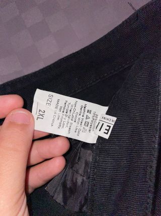 Vaqueros cortos negros rotos mujer