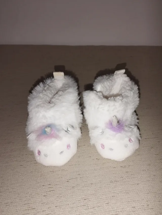 Zapatillas bebé peluche unicornio