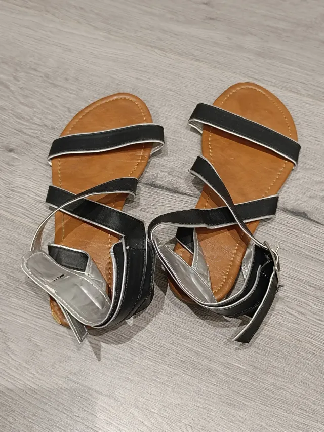 Sandalias - Número 37 - Negro y Plata