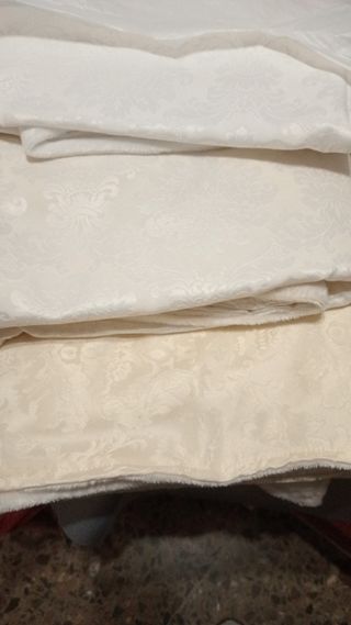 2 sciarpe beige e bianche Fallera