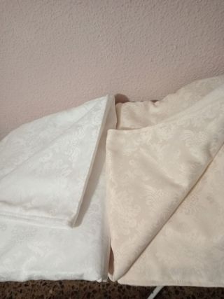 2 sciarpe beige e bianche Fallera