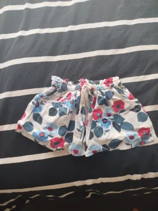 Saia Tuc Tuc com flores