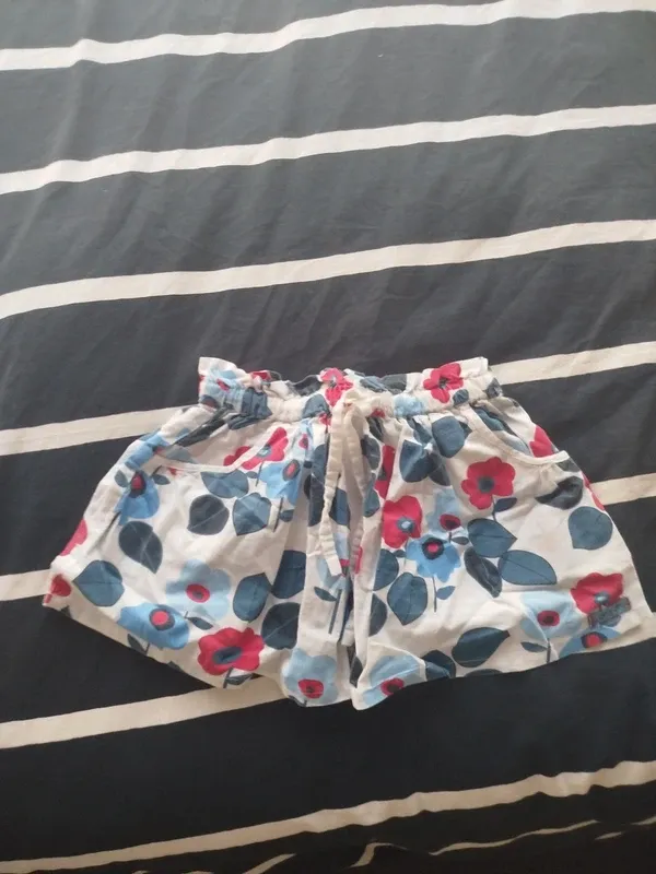 Saia Tuc Tuc com flores