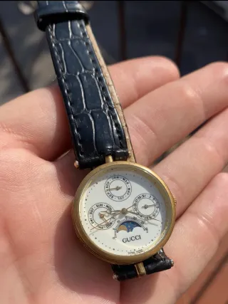 Orologio al quarzo in oro Gucci Vintage Moon Phases