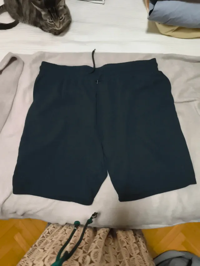 Pantalón corto negro