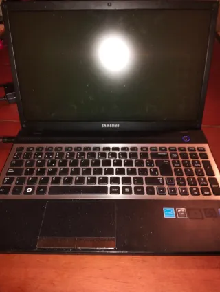 Portátil Samsung Plata y Negro