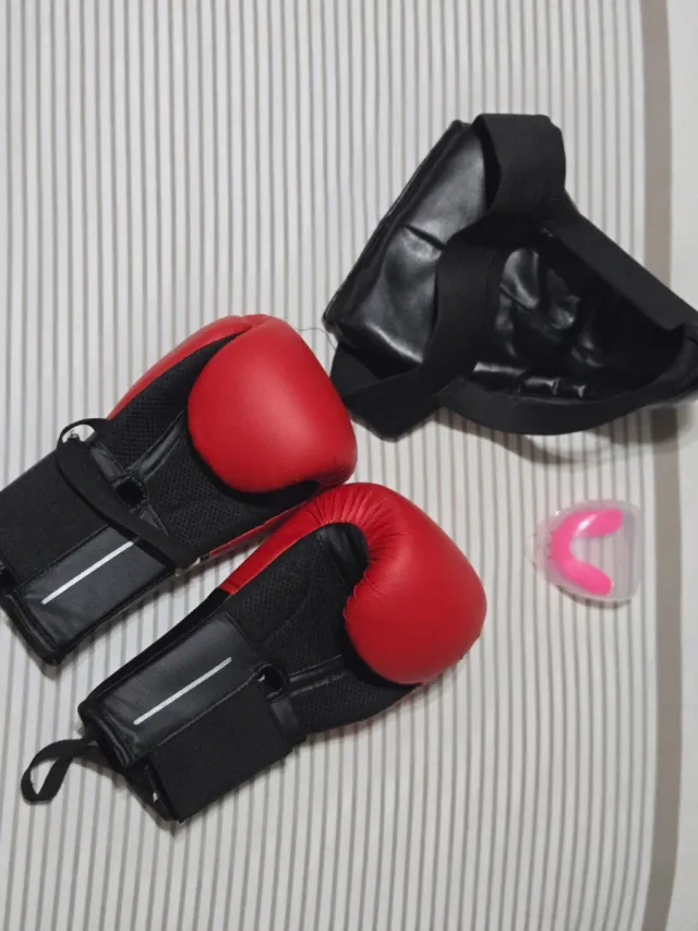 Guantes, toquilla y protector bucal