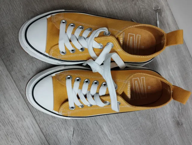 Zapatillas NYC Amarillas Talla 36