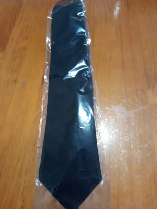 Corbata azul marino