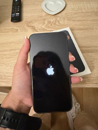 iPhone 13 Mezzanotte