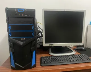 Ordenador EXEOM Negro y Azul con pantalla hp