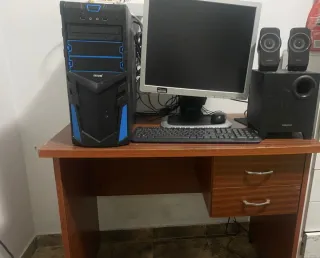 Ordenador EXEOM Negro y Azul con pantalla hp