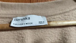 Camisola bege decote V sem mangas