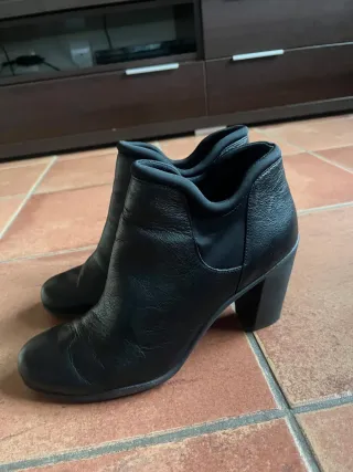 Botines negros tacón