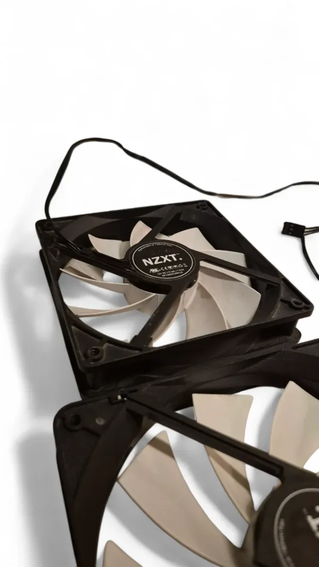 2 Ventiladores PC NZXT 120mm y 140mm