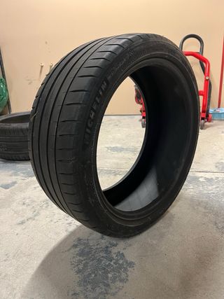 Neumático Michelin Pilot Sport 4 215/40R17 87Y