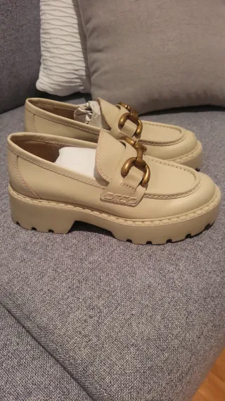 Zapatos Uterqüe Beige Talla 38