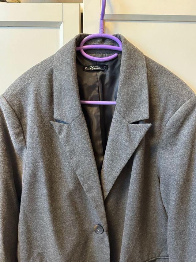 Chaqueta gris Lefties