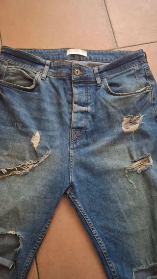 Jeans uomo stracciati tg.42