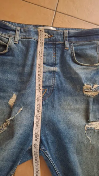 Jeans uomo stracciati tg.42