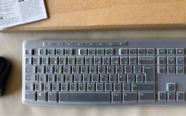 Combo Teclado y Ratón Logitech MK270 AZERTY