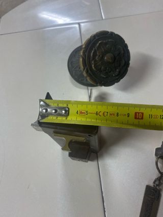 Cerradura y pomo de latón con llaves