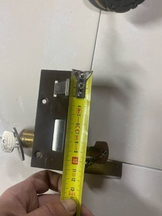 Cerradura y pomo de latón con llaves