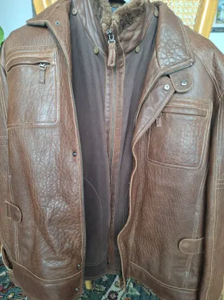 Chaqueta de cuero con chaleco desmontable