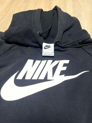 Sudadera Nike con Capucha y Logo Swoosh