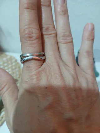 Anillo de plata entrelazado