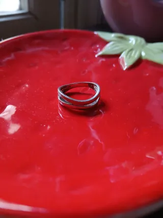 Anillo de plata entrelazado