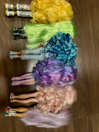 Casa de las Raimbow High. Amueblada, muñecas, ropa