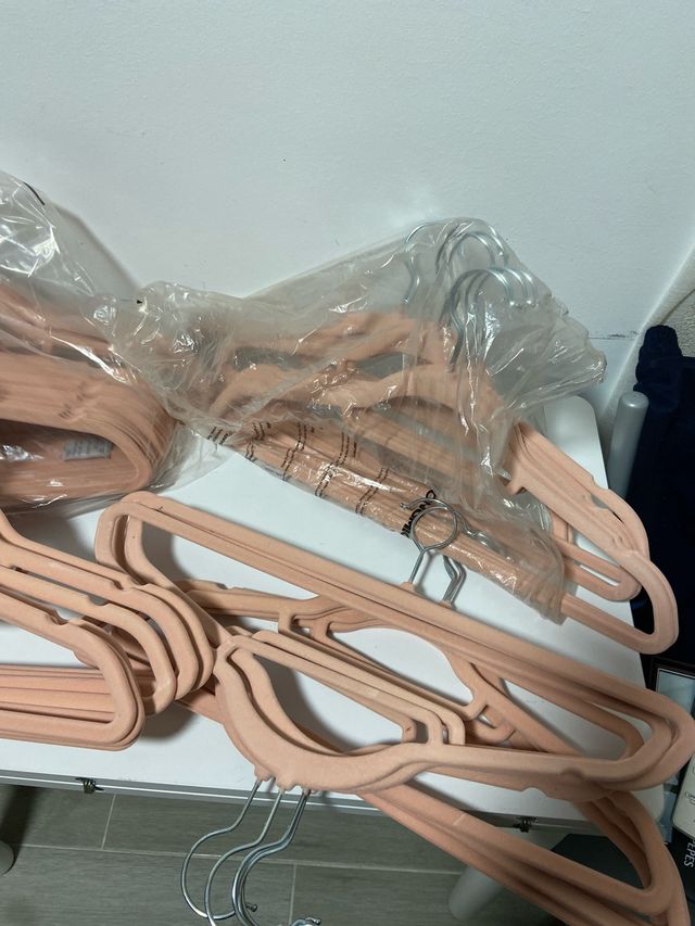 Perchas Terciopelo Rosa y Plateado