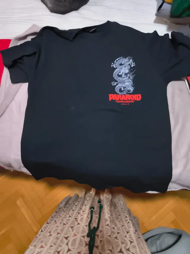 Camiseta Negra Dragón PARANOID