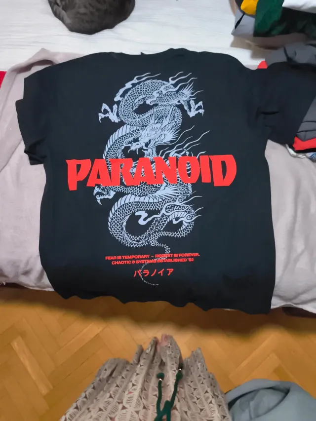 Camiseta Negra Dragón PARANOID