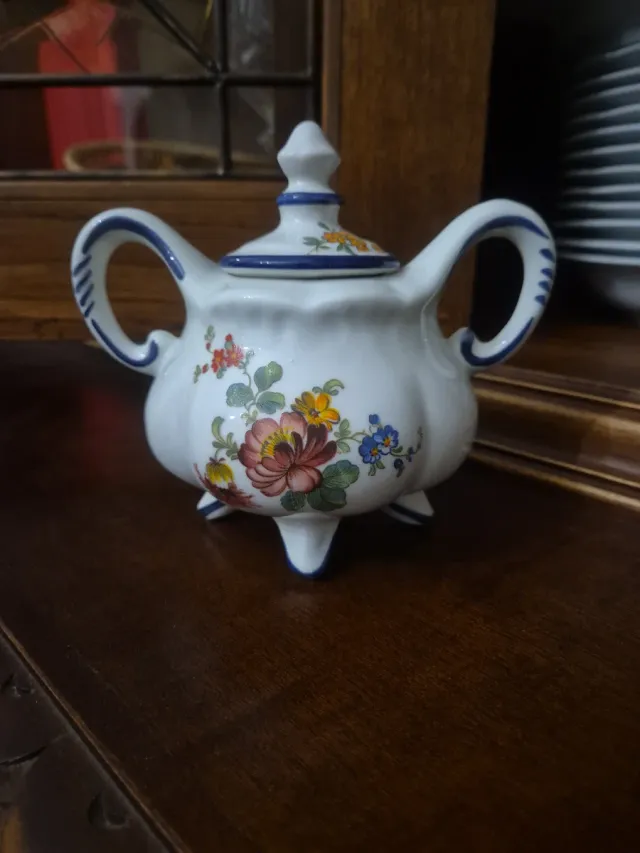 Zuccheriera in porcellana decorata