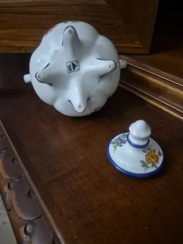 Zuccheriera in porcellana decorata