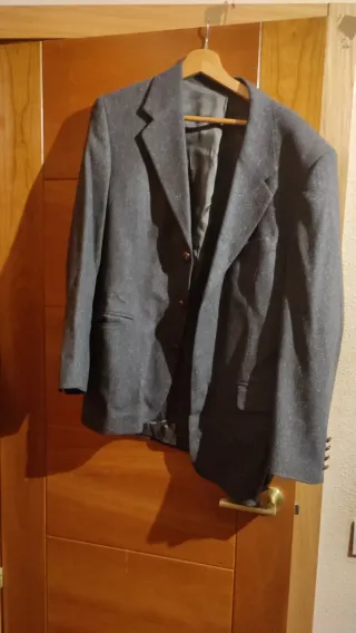 Chaqueta gris hombre