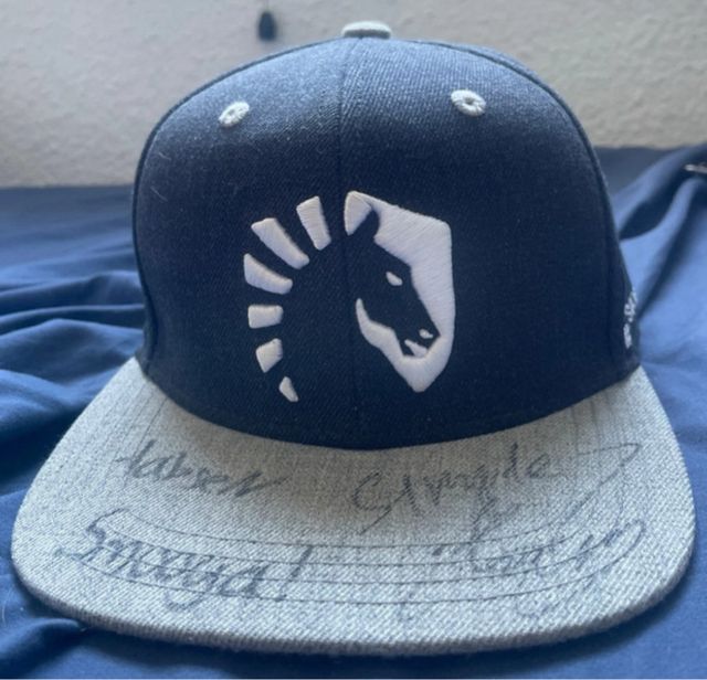 Gorra TL 2018 Koln Major firmada por S1mple