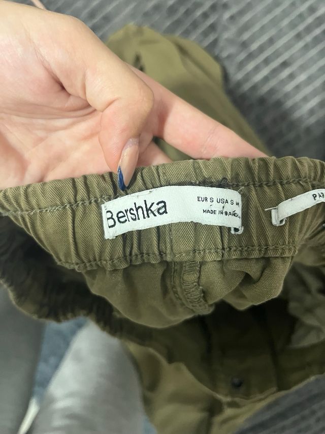 Pantalón cargo oversized verde oliva