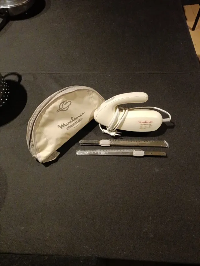 Cuchillo Eléctrico Moulinex con Accesorios