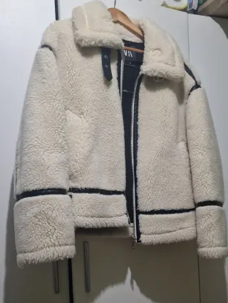 Cazadora Zara doble faz beige/negra T.XS da más 