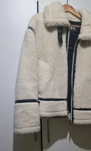 Cazadora Zara doble faz beige/negra T.XS da más 