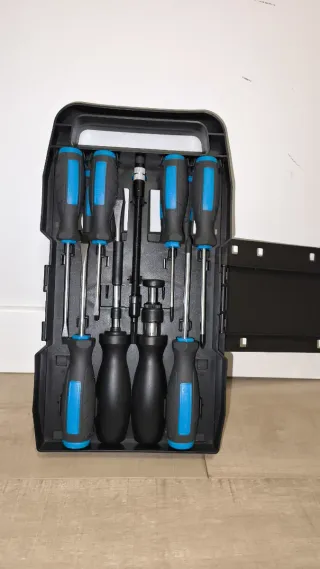 Caja destornilladores y puntas multiusos