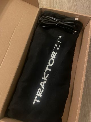 Mezclador DJ Traktor Z1