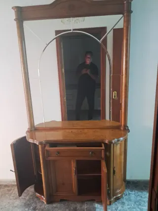 Mueble recibidor con espejo