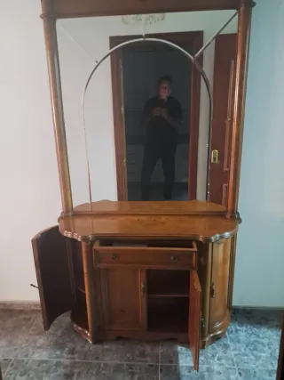 Mueble recibidor con espejo