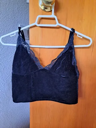 Top terciopelo negro encaje
